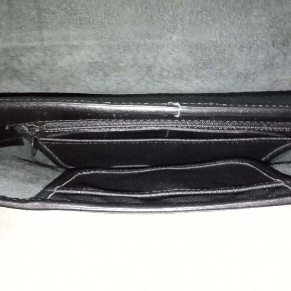 Rare VIntage Dooney & Bourke East/West Shoulder Bag P174 in Black - Picture 8 of 13